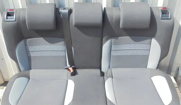 Volkswagen Polo V 6R Second row seats 