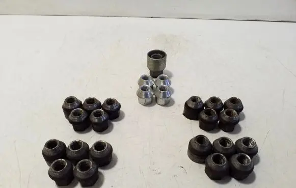 Nuts/bolts