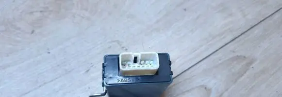 Lexus IS 200-300 Door control unit/module 8597053020