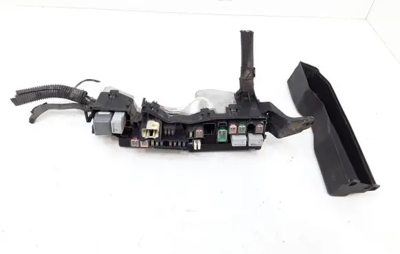 Toyota Corolla Verso AR10 Fuse module