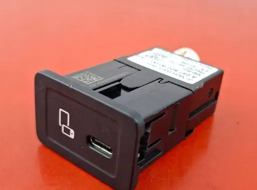 Mercedes-Benz C W205 USB socket connector A2478209000