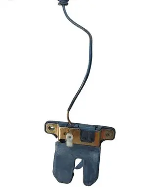 Audi A8 S8 D2 4D Tailgate/trunk/boot lock/catch/latch A5827505H