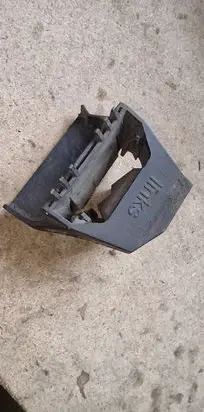 BMW 7 E38 Radiator mount bracket 17111737707 1737707