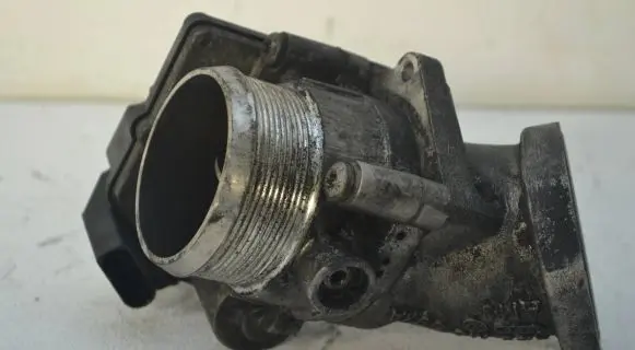 Audi A4 S4 B7 8E 8H Throttle valve 8E0145997A