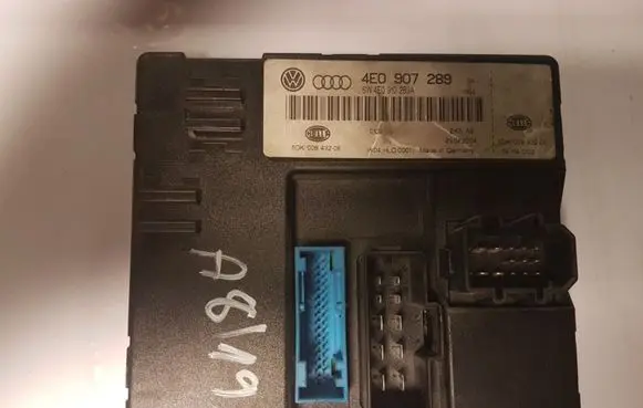 Audi A8 S8 D3 4E Comfort/convenience module 4E0907289 4E0910289A