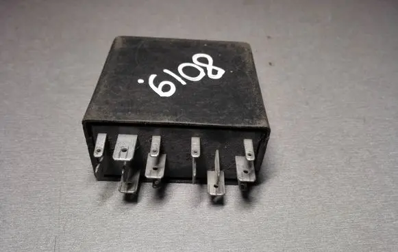 Audi A6 S6 C5 4B Other relay 4A0919471 5KG00656800
