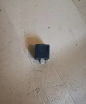 Volkswagen PASSAT B4 Other relay 191955529