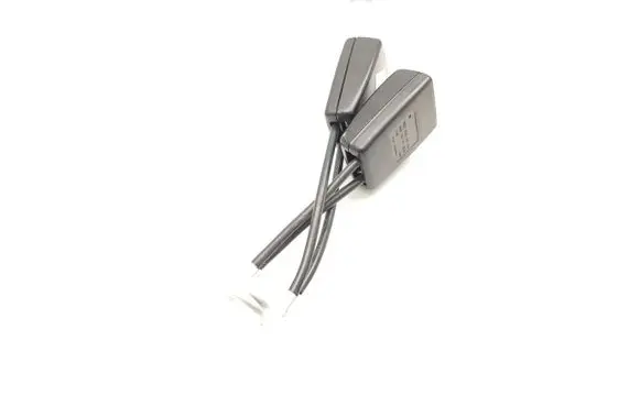 Middle seatbelt buckle (rear)