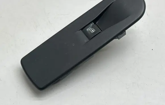 Renault Captur Electric window control switch 809602454R 1135206X 45487M