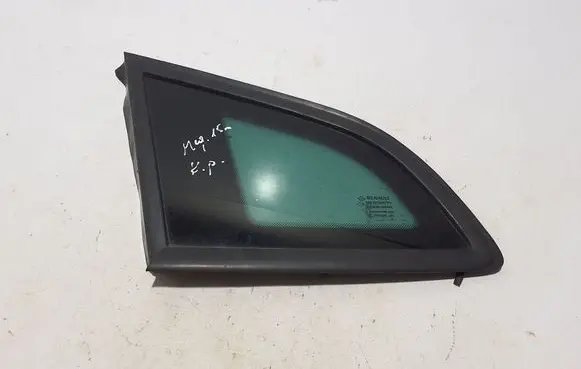 Renault Megane III Rear side window 833070017R