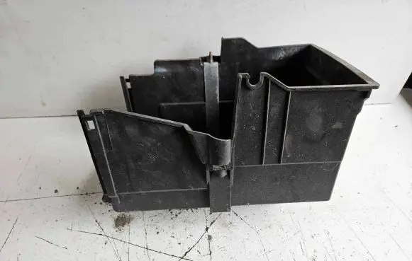 Ford Focus Battery box tray 4M5110723BC C8C9A