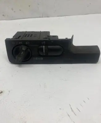 Volkswagen PASSAT B4 Light switch 3A1941531B 04051302