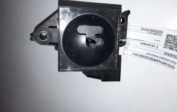 Toyota Prius (XW30) Gear shifter/selector 75C582RHD