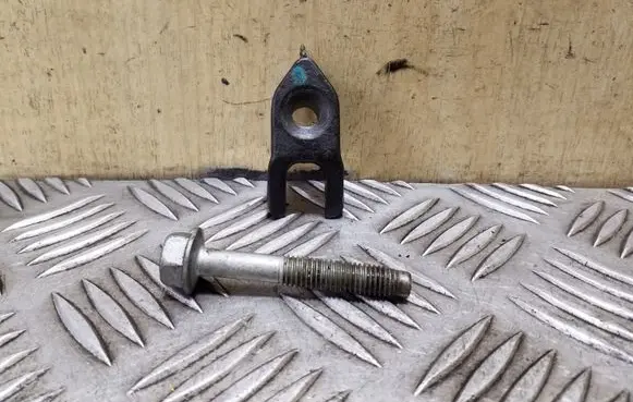 Chevrolet Orlando Fuel Injector clamp holder