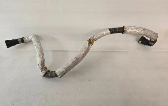 Volvo XC90 Engine coolant pipe/hose 32252375