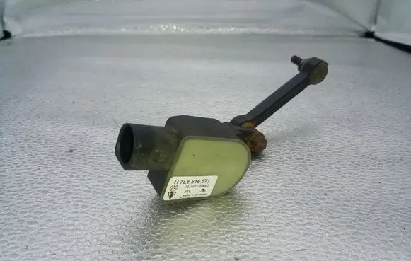 Volkswagen Touareg I Yaw turn rate sensor 7L6616571 1T0907503