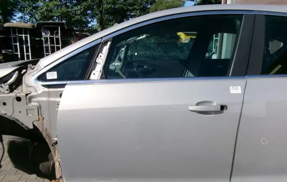 Opel Astra J Front door