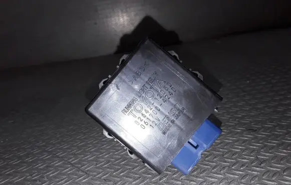 Toyota Aygo AB10 Light relay 8264212050 0617004240