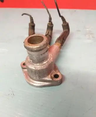 Volkswagen Golf IV Engine coolant pipe/hose 038121133A