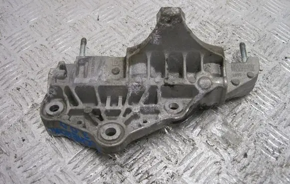 Jeep Grand Cherokee Engine mount bracket 90513247G