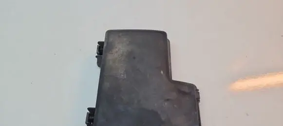Volvo S60 Fuse box cover 8645259