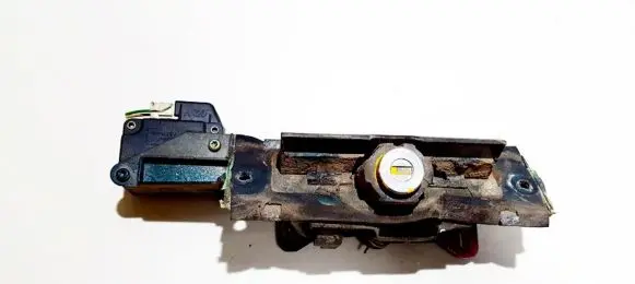 Peugeot 406 Tailgate exterior lock 43401