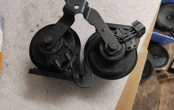 Chevrolet Volt I Horn signal 0055306
