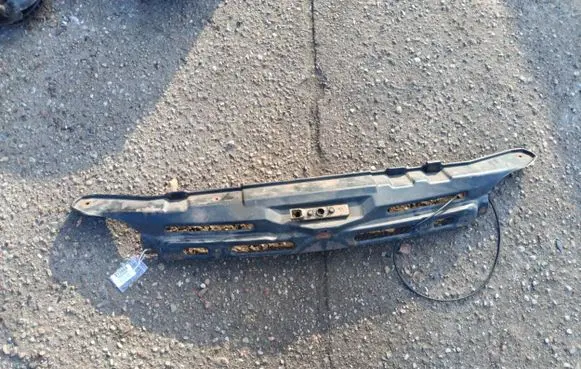 Mercedes-Benz Sprinter W901 W902 W903 W904 Front bodywork piece 