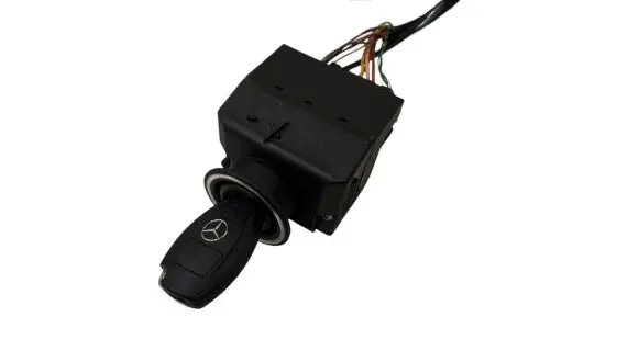 Mercedes-Benz C W203 Ignition lock 2095451308 33002412 5009720261606109