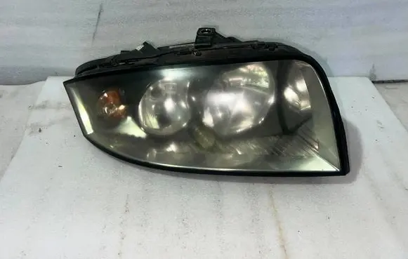Audi A2 Headlight/headlamp 8Z0941004