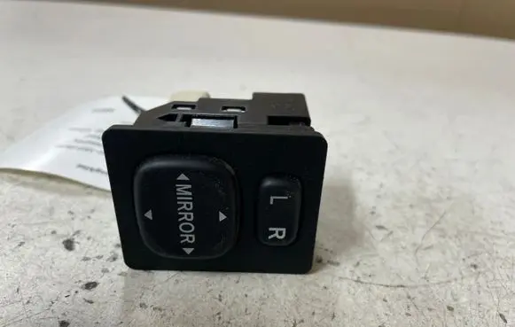 Toyota Corolla Verso AR10 Wing mirror switch 769746