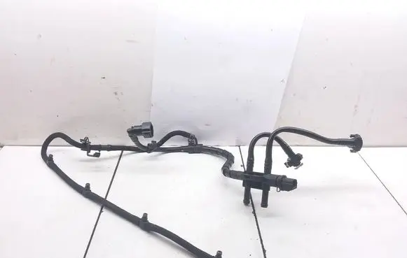 KIA Sorento Fuel injector supply line/pipe 