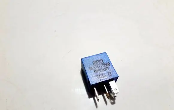 Hyundai Trajet Other relay 9522429800