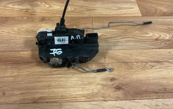 Opel Insignia A Front door lock 13503801 03701843 3023801