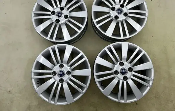 Fiat Grande Punto R15 alloy rim 51776856