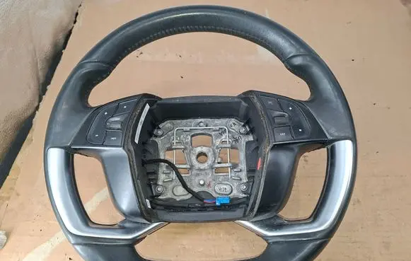 Citroen C4 II Picasso Steering wheel 86758B03 28305823 622809600B