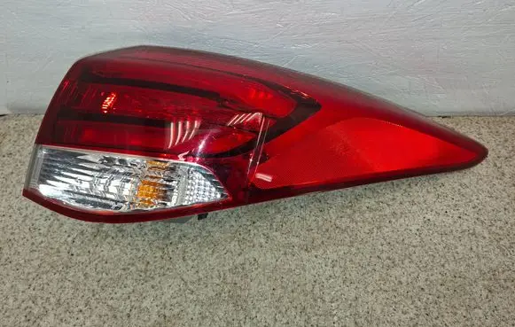 Hyundai i40 Rear/tail lights 924023Z5 11685 11684