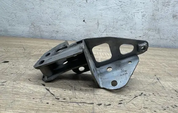 Audi A8 S8 D4 4H Radiator support slam panel bracket 4H0399655B