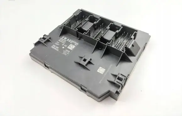 Volkswagen Touran II Comfort/convenience module 5K0937086M