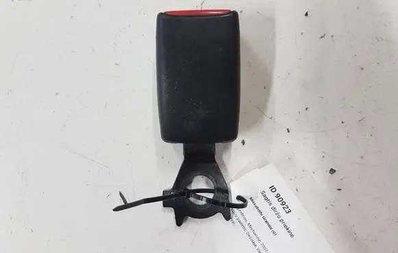 Mitsubishi Grandis Front seatbelt buckle G3657
