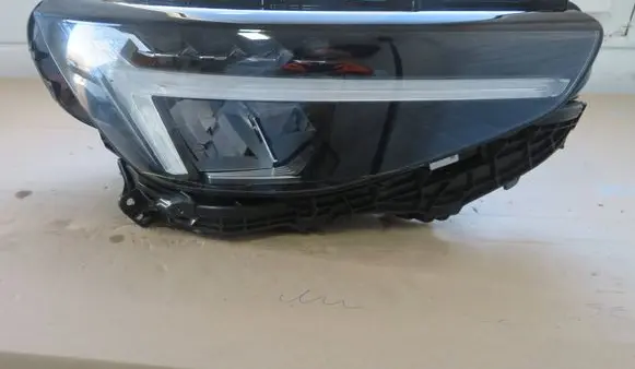 Volvo XC40 Headlight/headlamp 32404666