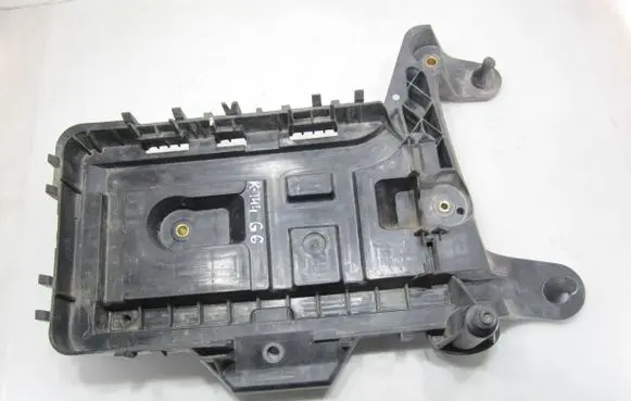 Battery tray