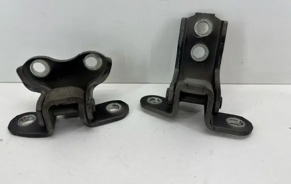 Toyota Avensis T270 Front door hinge set 