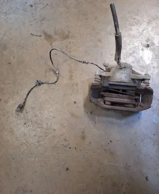 Mercedes-Benz E W211 Front brake caliper