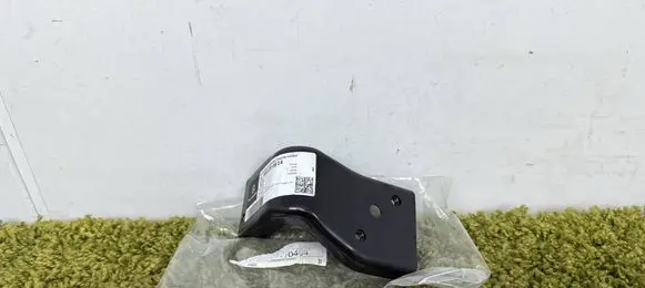 Mercedes-Benz Sprinter W906 Fender mounting bracket A9066200814 9066200814