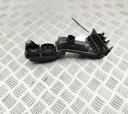 BMW 5 G30 G31 G38 Current control relay 8736411