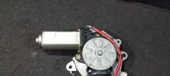 Nissan Almera Front door window regulator motor