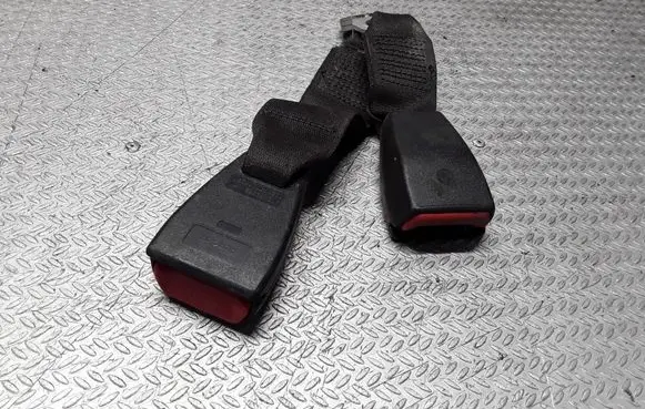 BMW 3 E46 Middle seatbelt buckle (rear) 8233292