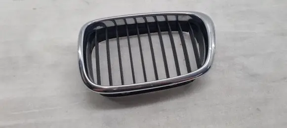 BMW 5 E39 Front grill 8159315 2497261 8184531