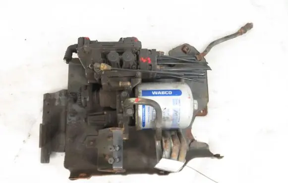 Scion tC AT10 Air suspension valve block 